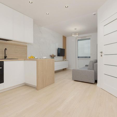 Modern Apartment With Balcony Near Aleje Jerozolimskie By Noclegi Renters Warsaw Ngoại thất bức ảnh