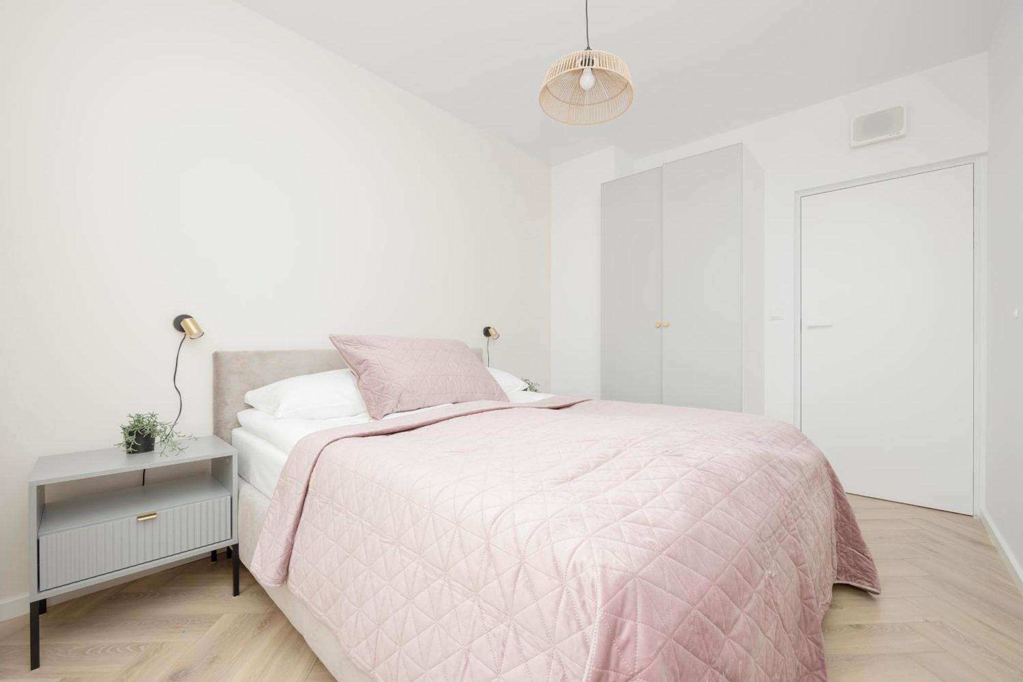 Modern Apartment With Balcony Near Aleje Jerozolimskie By Noclegi Renters Warsaw Ngoại thất bức ảnh