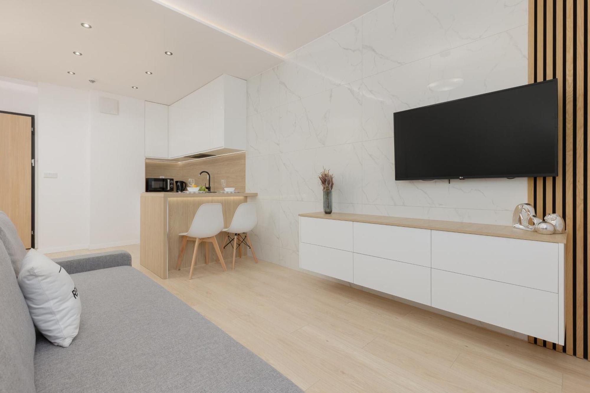 Modern Apartment With Balcony Near Aleje Jerozolimskie By Noclegi Renters Warsaw Ngoại thất bức ảnh